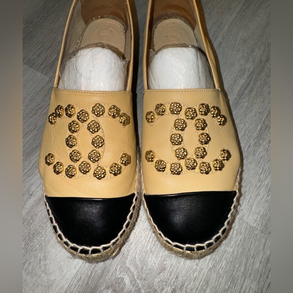 Chanel Camellia Studded CC Lambskin Espadrille Flats 38 - Picture 5 of 12